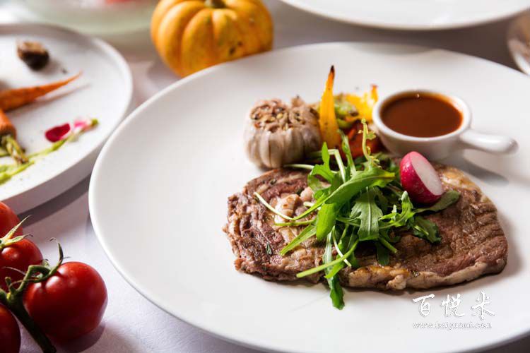 我在南寧要到哪報(bào)名西餐培訓(xùn)班學(xué)習(xí)?報(bào)名費(fèi)是多少錢?